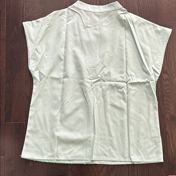 Elegant Mint Green Sequin Top NWOT - Picture 11 of 13